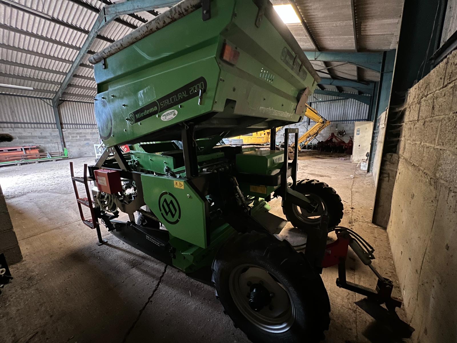 8fe576a0-0a52-4fbe-a435-404a744ee7bb