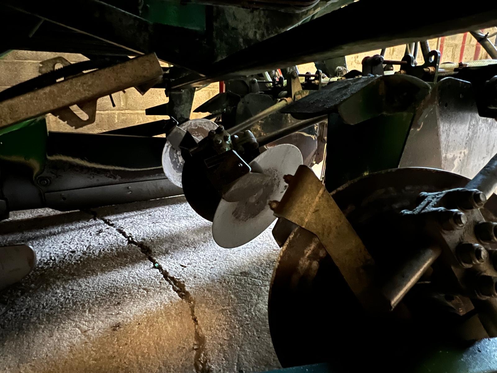 b4a0e751-5dea-4d33-938d-ede8ba5de042